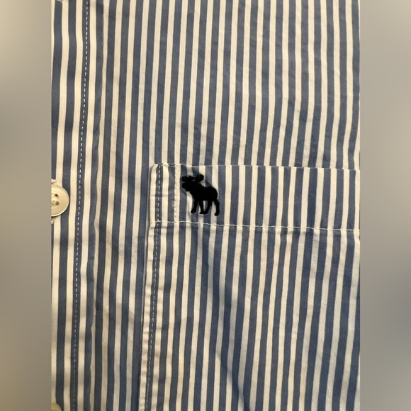 Abercrombiemvie & Fitch mens muscle button down blue white stripes medium - Picture 3 of 5